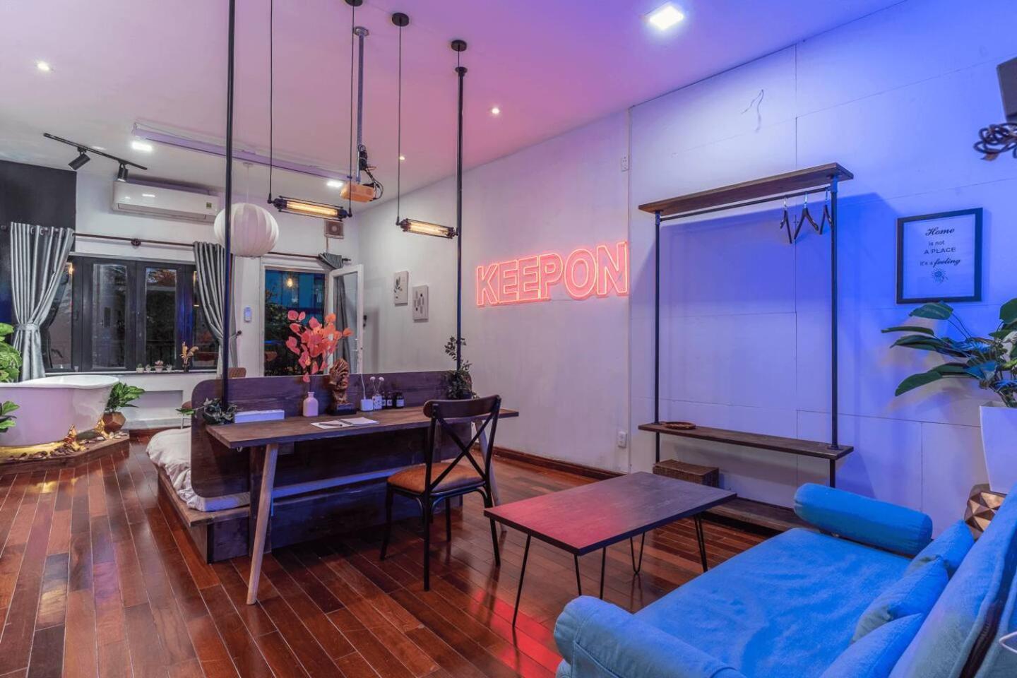 Saigon Hideout New World View * Cidade de Ho Chi Minh